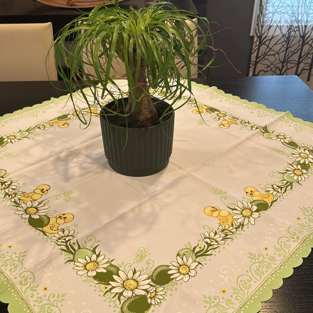 Easter Spring Tablecloth 34x34 Square Made in Poland Floral Chicks Daisies NWOT